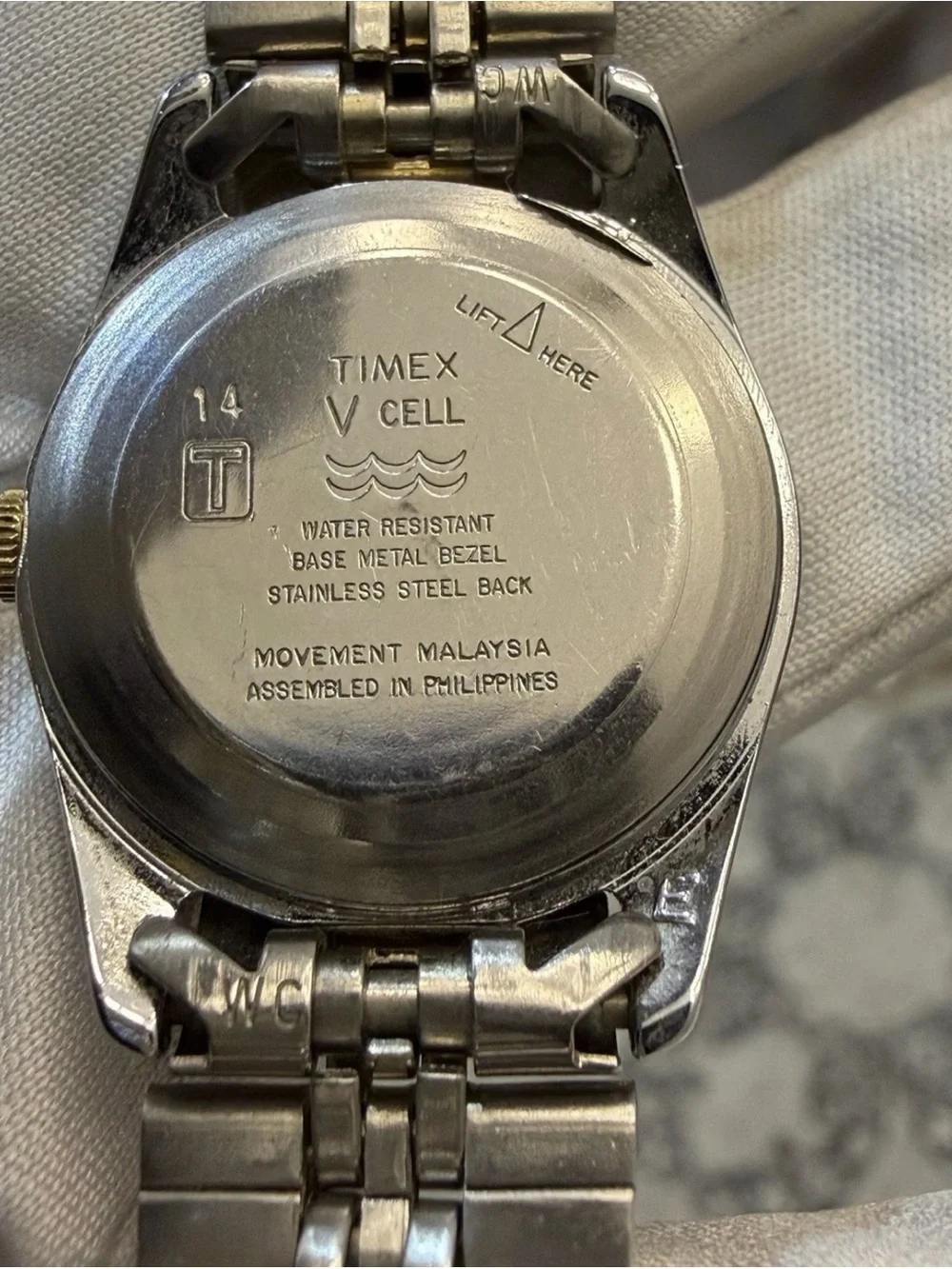 Vintage Timex Presidential Ladies Watch Two Tone Jubilee Fluted Quartz V Cell T